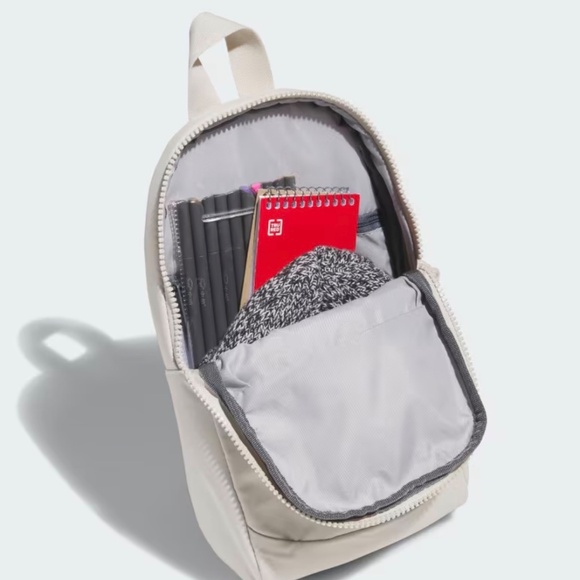 ESSENTIALS 3 SLING BAG - Picture 3 of 6